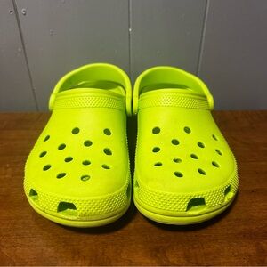 Crocs Classic Clogs in Limeade Size J5